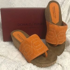 Donald Pliner Mango Kidsuede